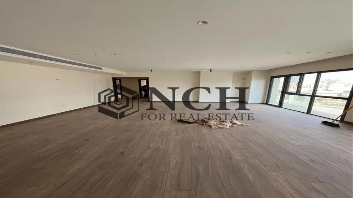 APARTMENT 184M, KITCHEN WITH APPLIANCES AND ACS.