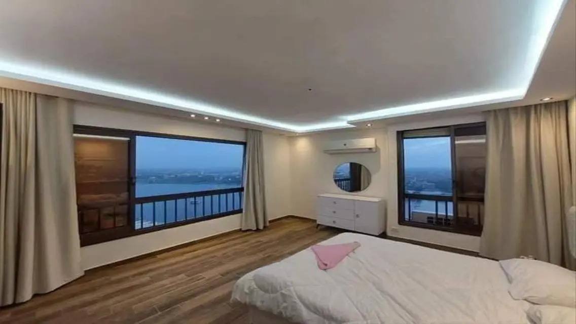 Hotel apartment directly on the Nile fully fin....