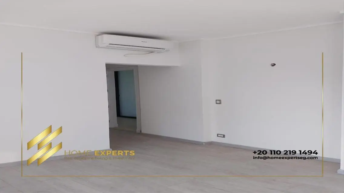 شقة نصف مفروشة للإيجار في فيلدج جيت