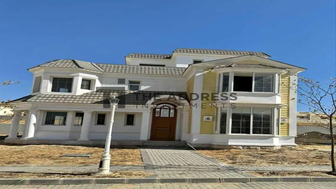 Townhouse 370sqm + garden 10% installments 7 years