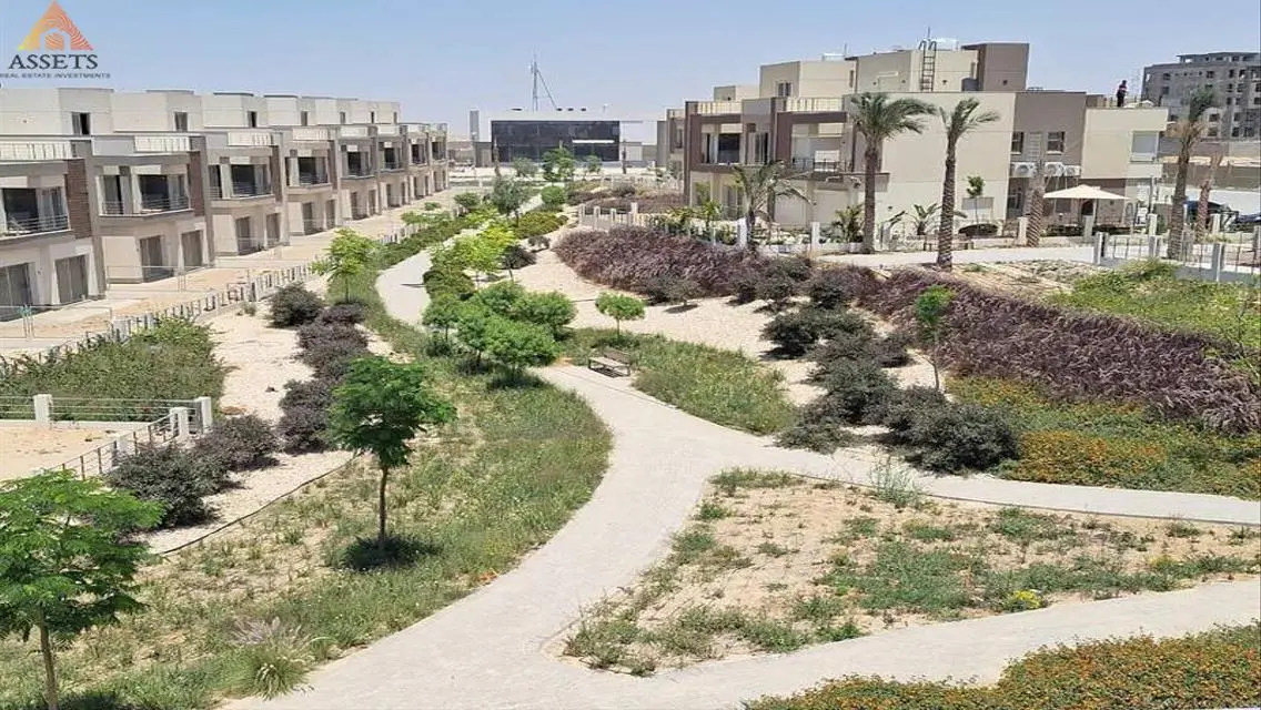 Apartment with garden directly on lagoon|Lowest DP