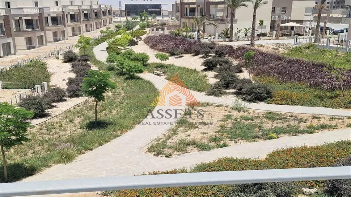Apartment with garden directly on lagoon|Lowest DP