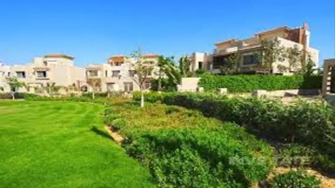 townhouse resale in golf extension fully finished.