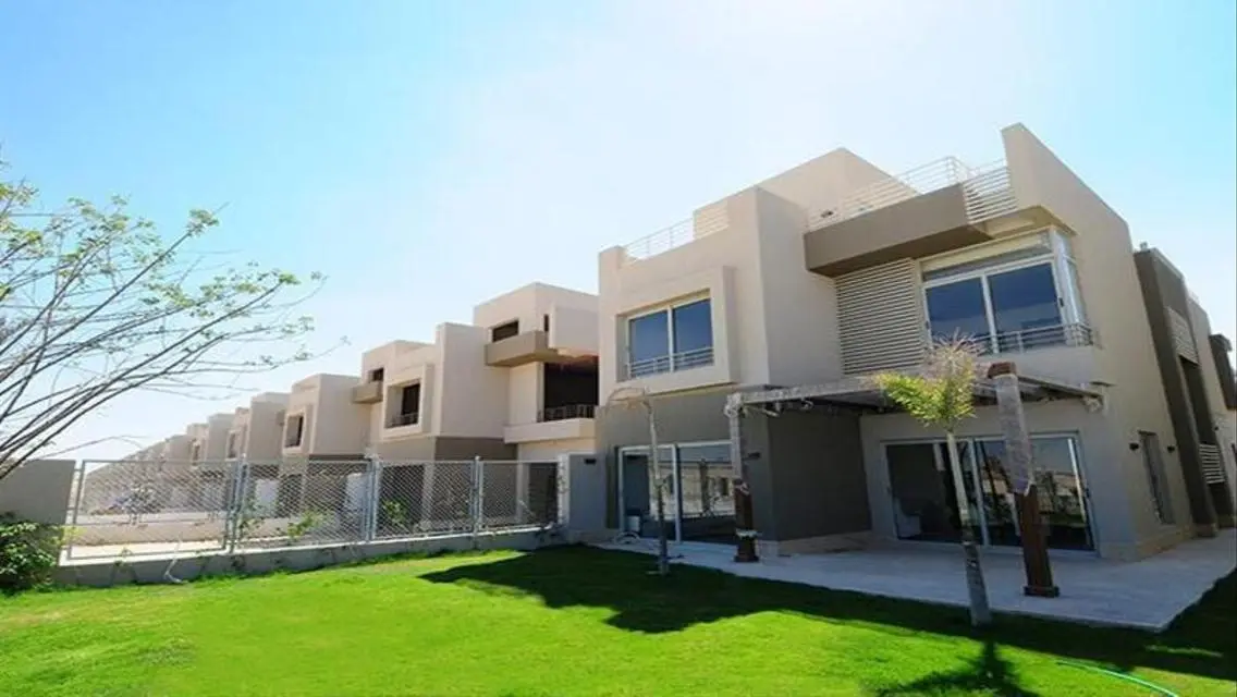townhouse resale in golf extension fully finished.
