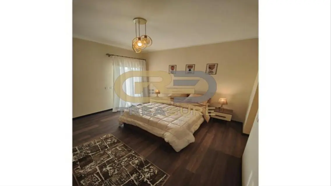 Fully Furnished Apt for rent in Ninety Avenue    .