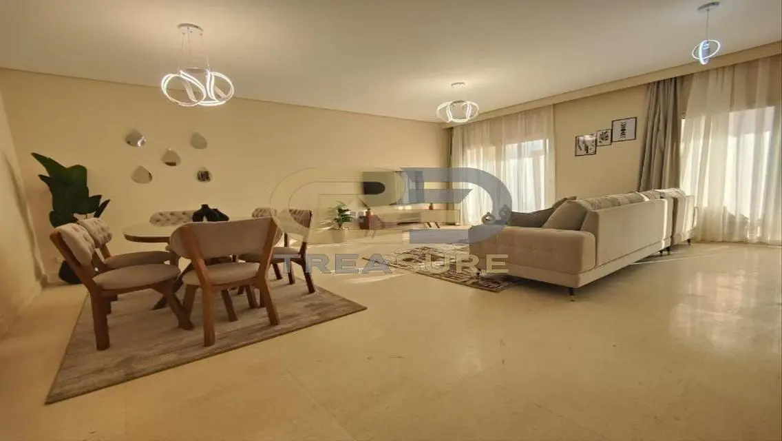 Fully Furnished Apt for rent in Ninety Avenue    .