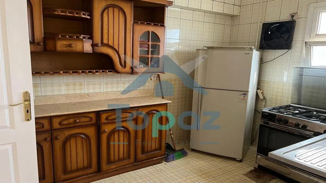 Apartment with Garden  for rent at Beverly hills