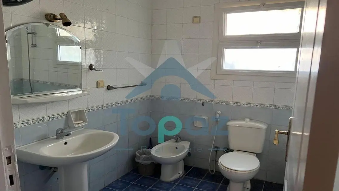 Apartment with Garden  for rent at Beverly hills