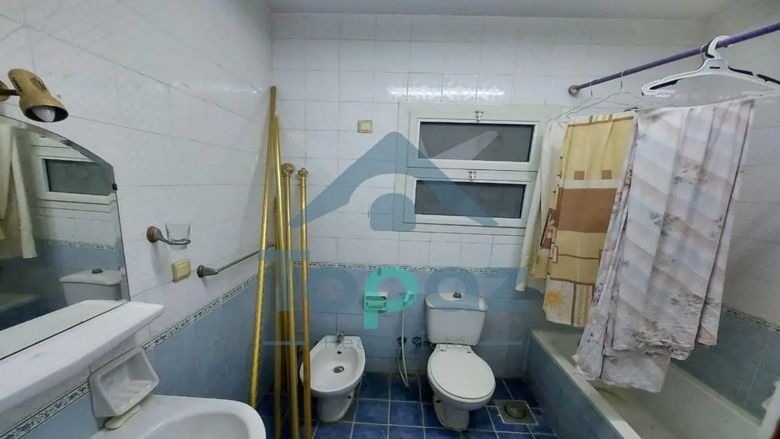 Apartment with Garden  for rent at Beverly hills