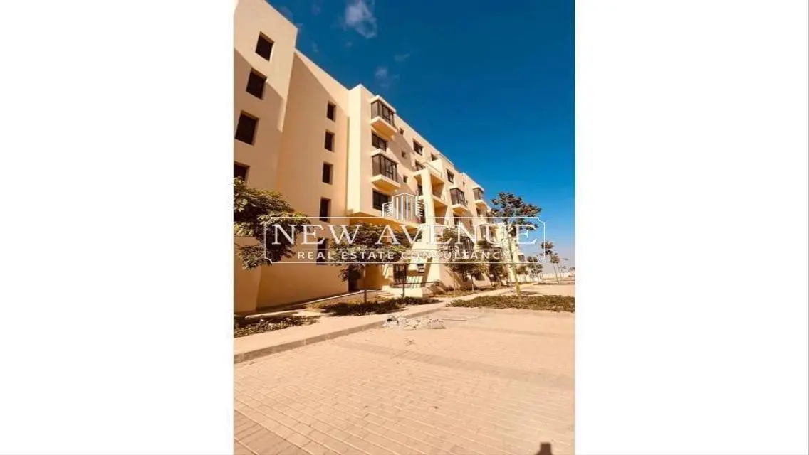 Ready to move townhouse 3 bedrooms  O west