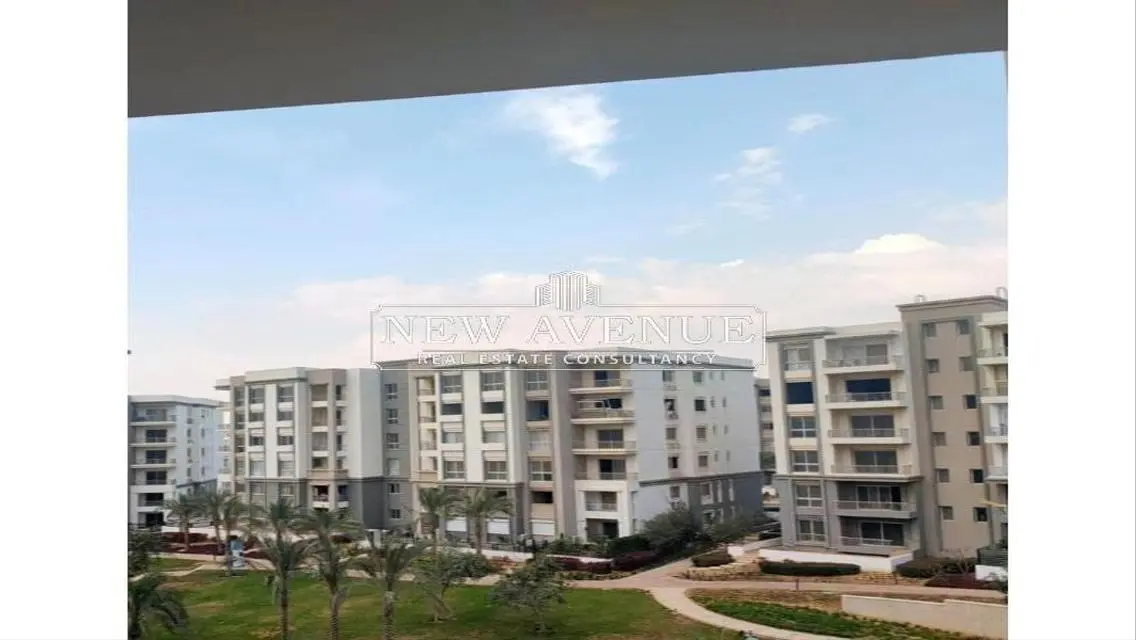 تاون هاوس جاهز للاستلام متشطب بالكامل في هايد بارك