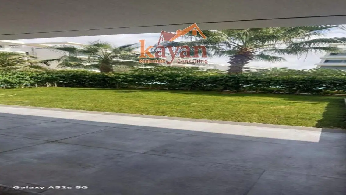 Ground floor modern with pool&amp;garden in Lake View