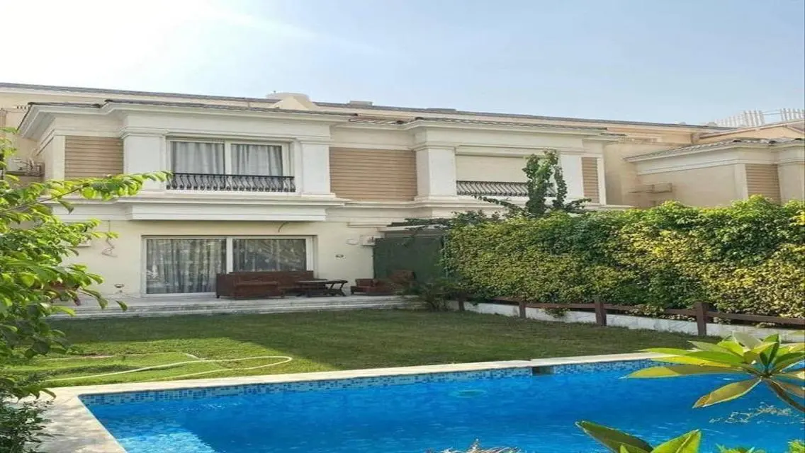 Luxury Villa with Garden Immediate Delivery 8 year