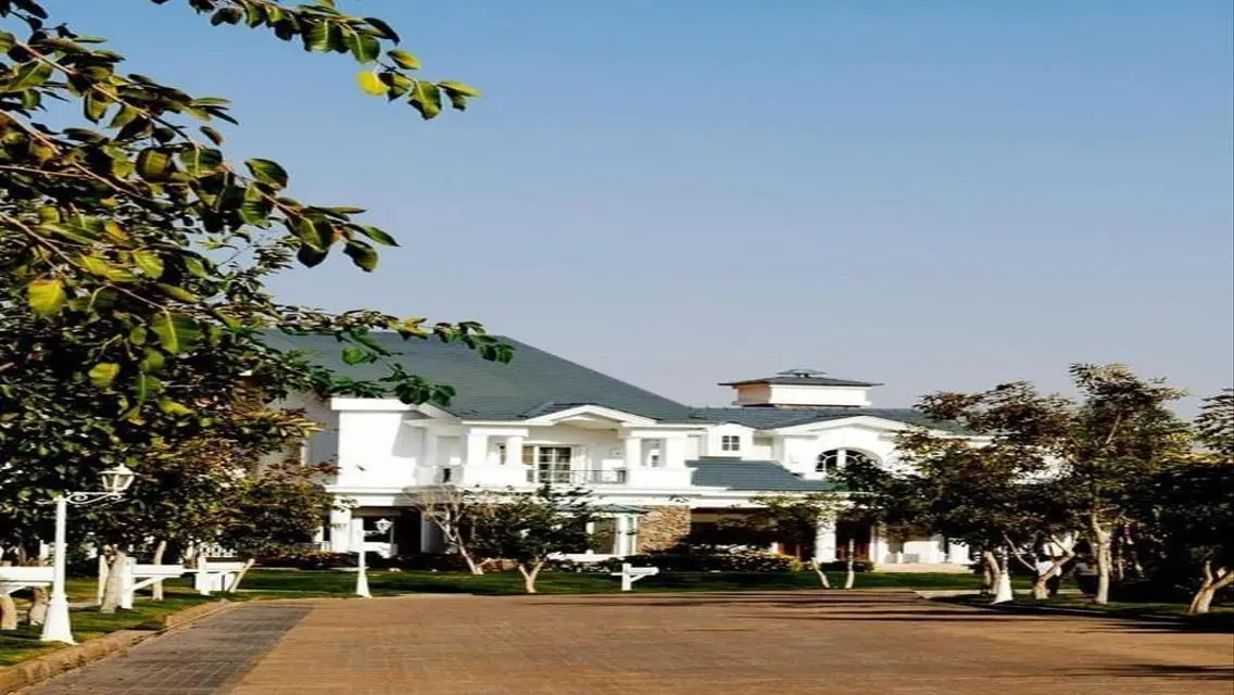 Luxury Villa with Garden Immediate Delivery 8 year