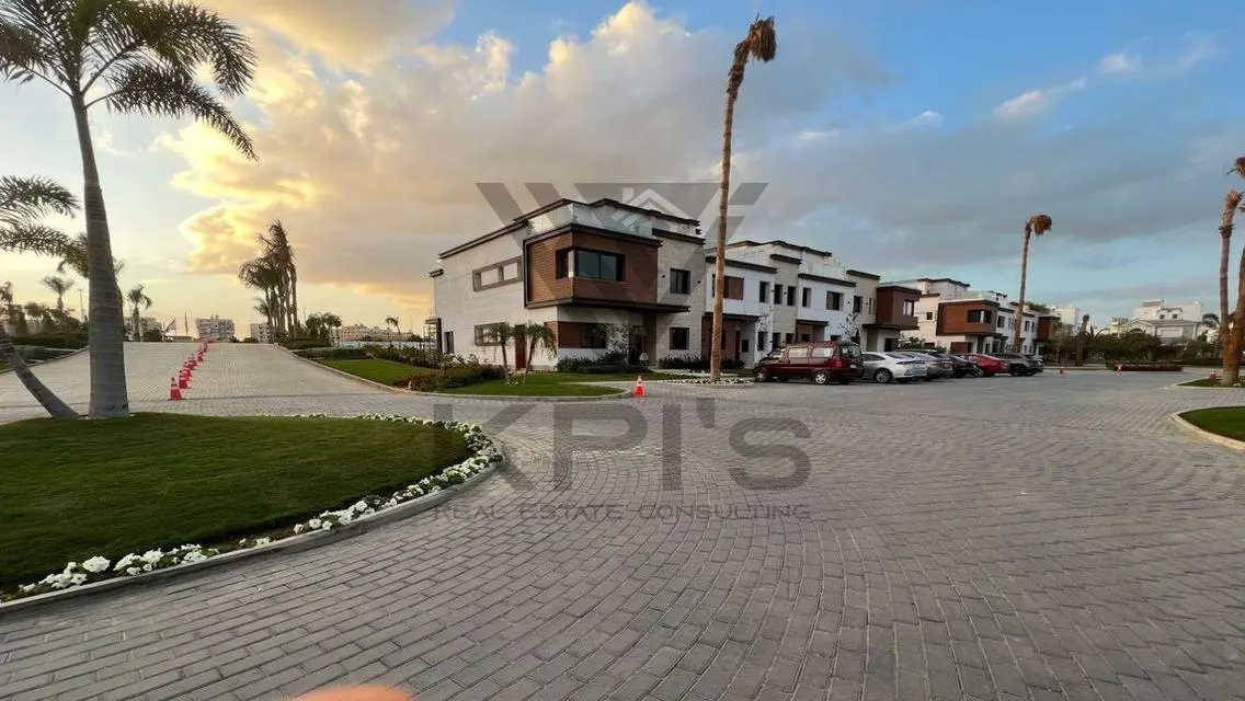 Townhouse 193M DP745K INST 8Y-Prime location-Azzar