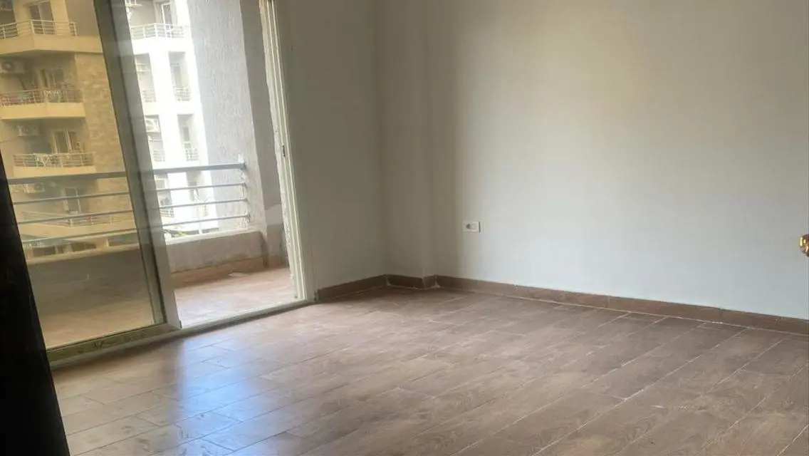 شقة للبيع متشطبة بالكامل للبيع في كمبوند جنة 1