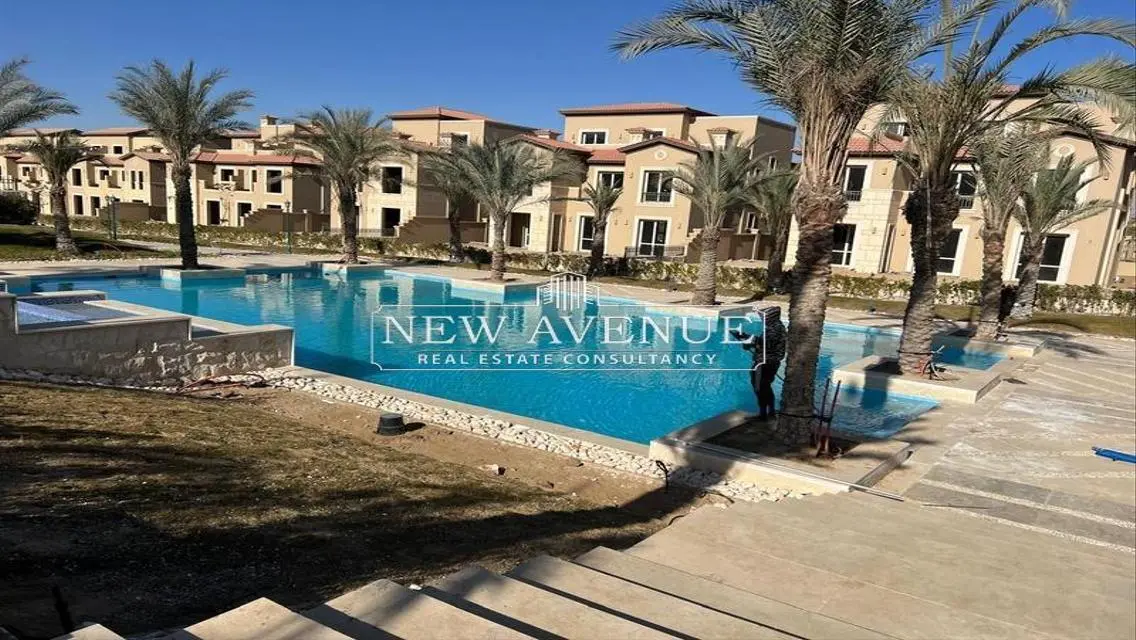تاون هاوس 4 غرف نوم جاهز للسكن في لا فيستا سيتي