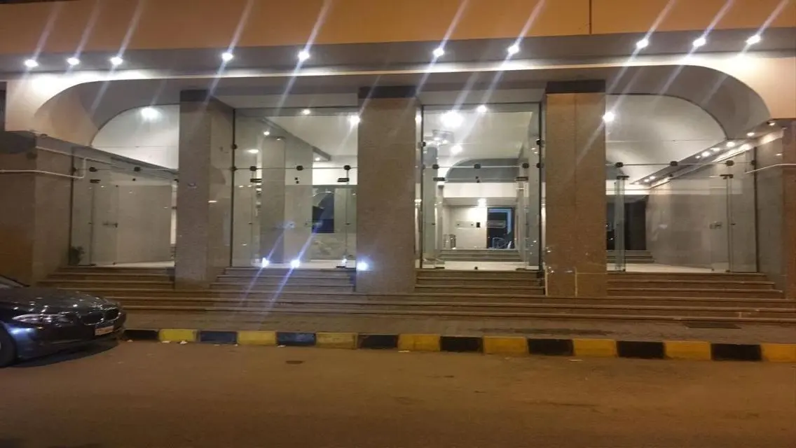 شقه 450 للبيع علي النيل بشارع عبد العزيز ال سعود
