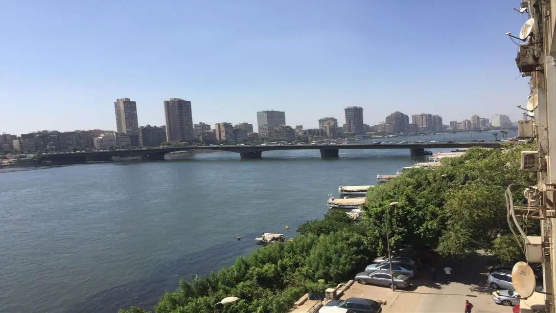شقه 450 للبيع علي النيل بشارع عبد العزيز ال سعود