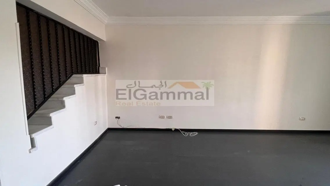 توين هاوس للايجار قطامية ريزدنس _ التجمع الاول