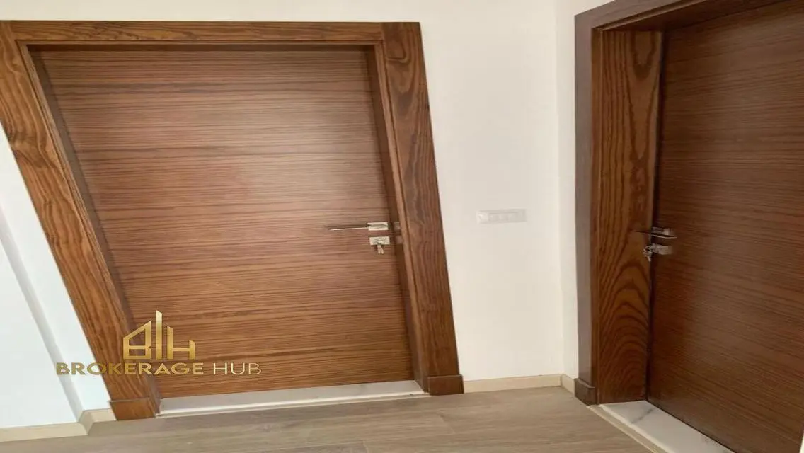 Apartment 180 SQM with Kitchen for rent in Eastown