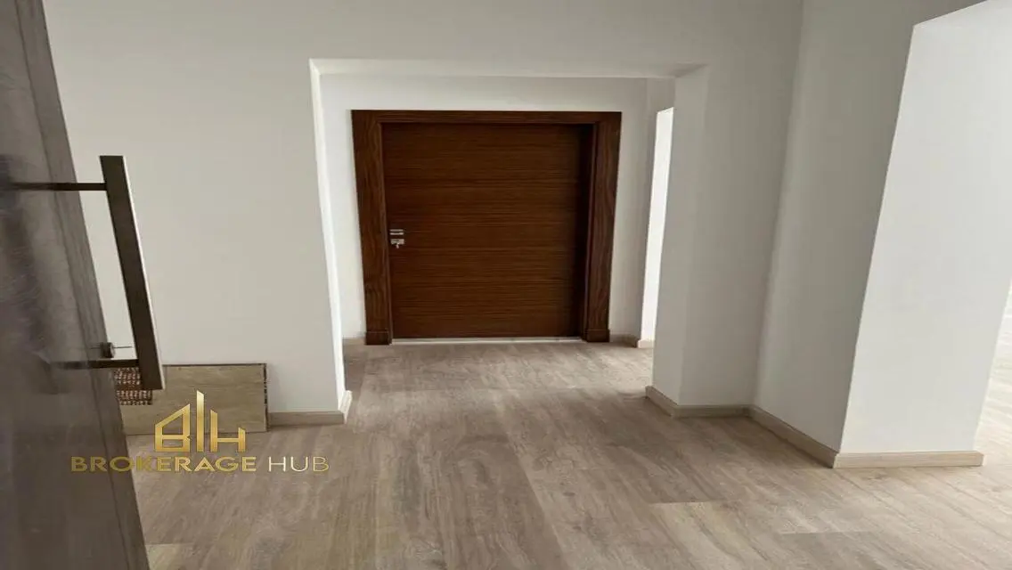 Apartment 180 SQM with Kitchen for rent in Eastown