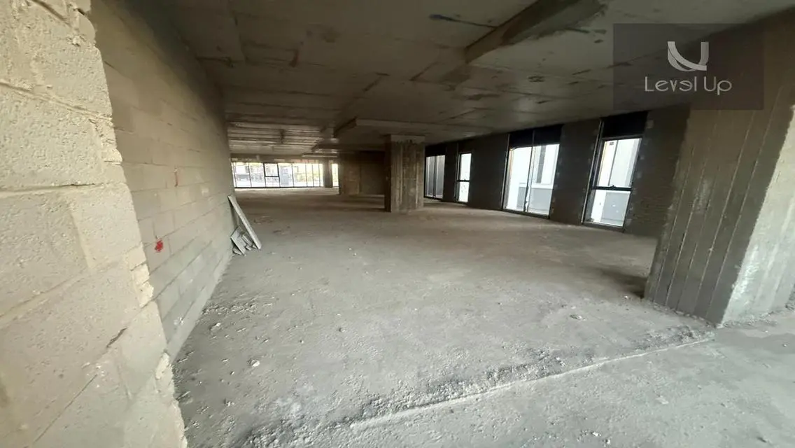 Office space 317m for sale in Hyde Park