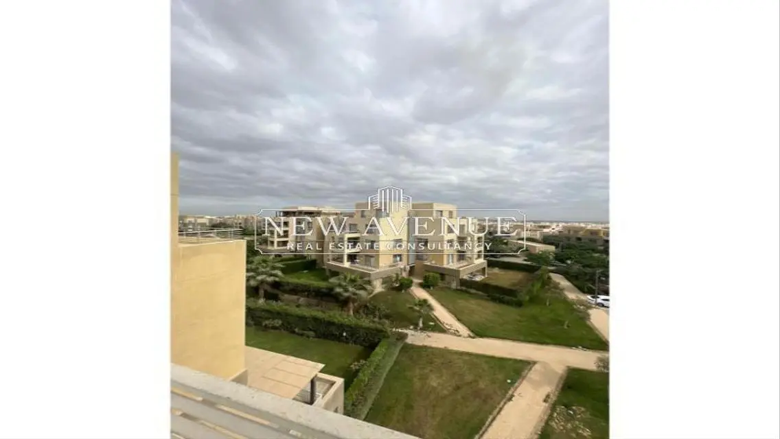 Ground apartment with garden in Palm Parks