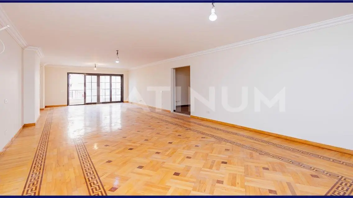 Luxurious Villa for Sale, 300 Meters