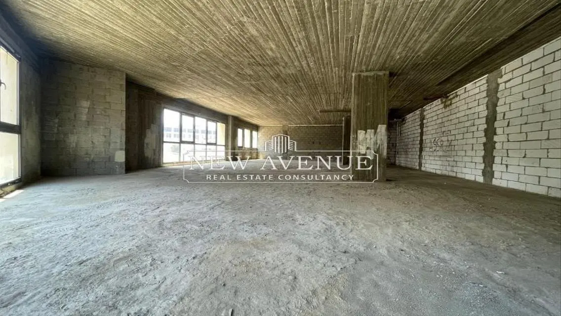 Luxury Apartment for Sale with Space Features - 365000 EGP