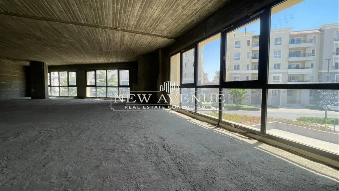 Luxury Apartment for Sale with Space Features - 365000 EGP