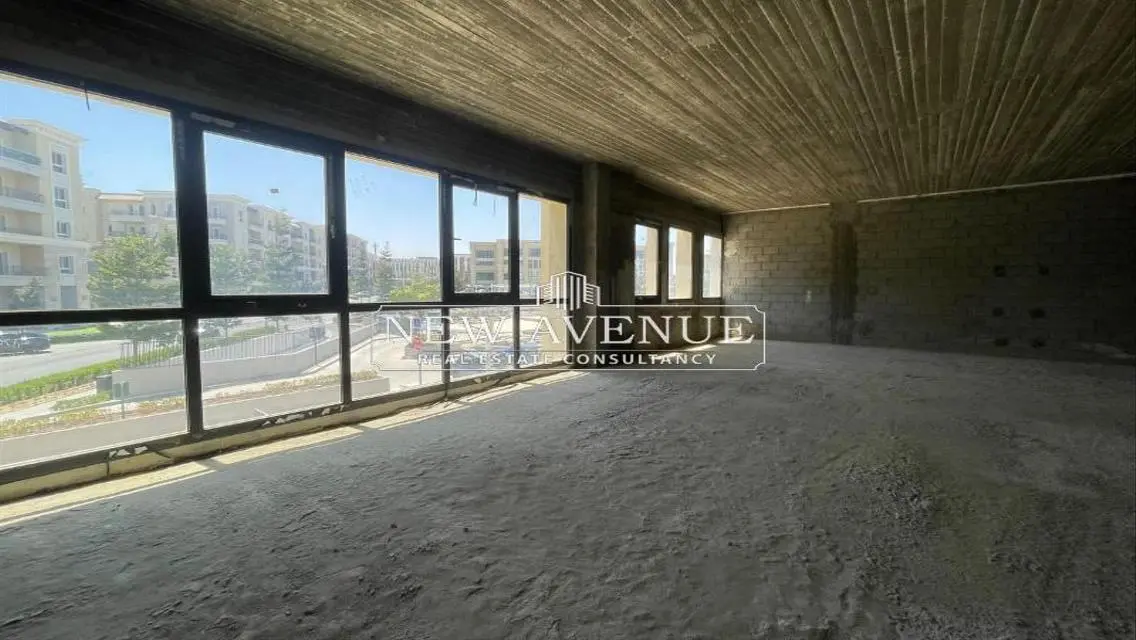 Luxury Apartment for Sale with Space Features - 365000 EGP
