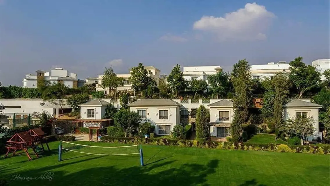 Luxury Villa with Garden Ready Now