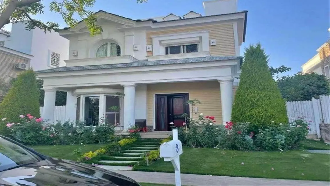 Luxury Villa with Garden Ready Now