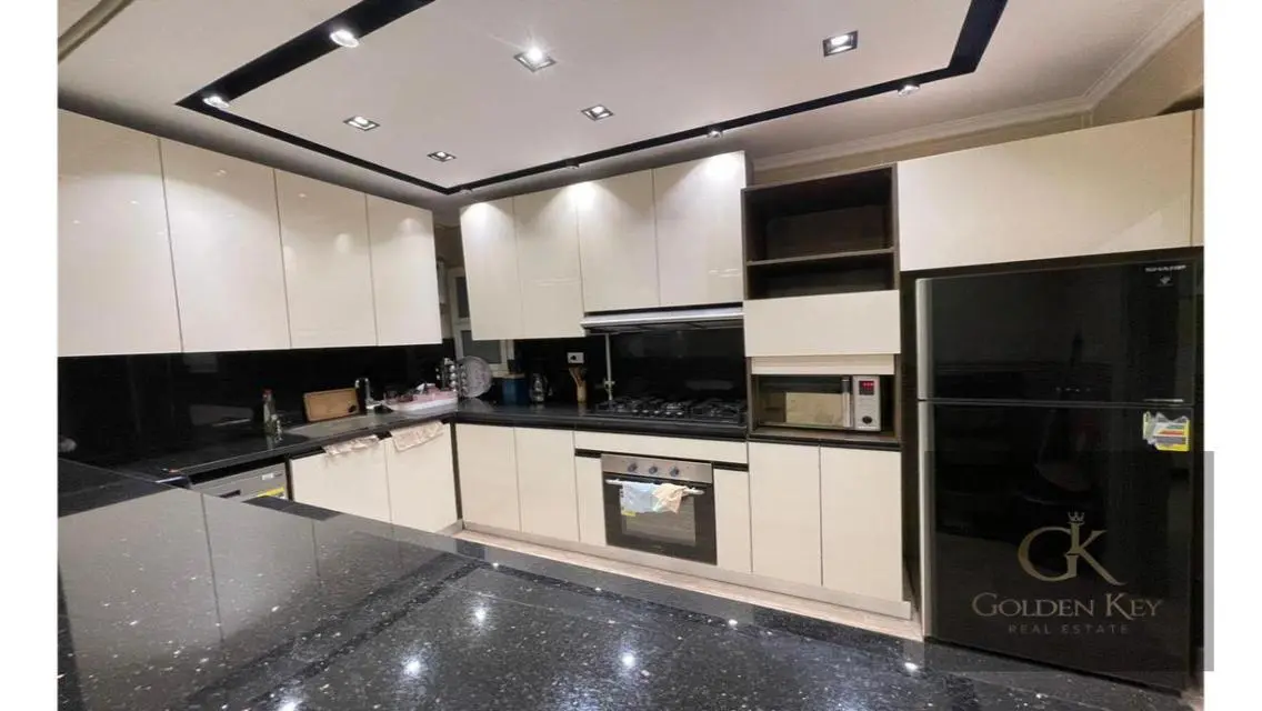 Super Lux apartment beside all markets and gates