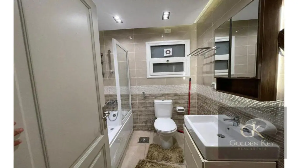 Super Lux apartment beside all markets and gates