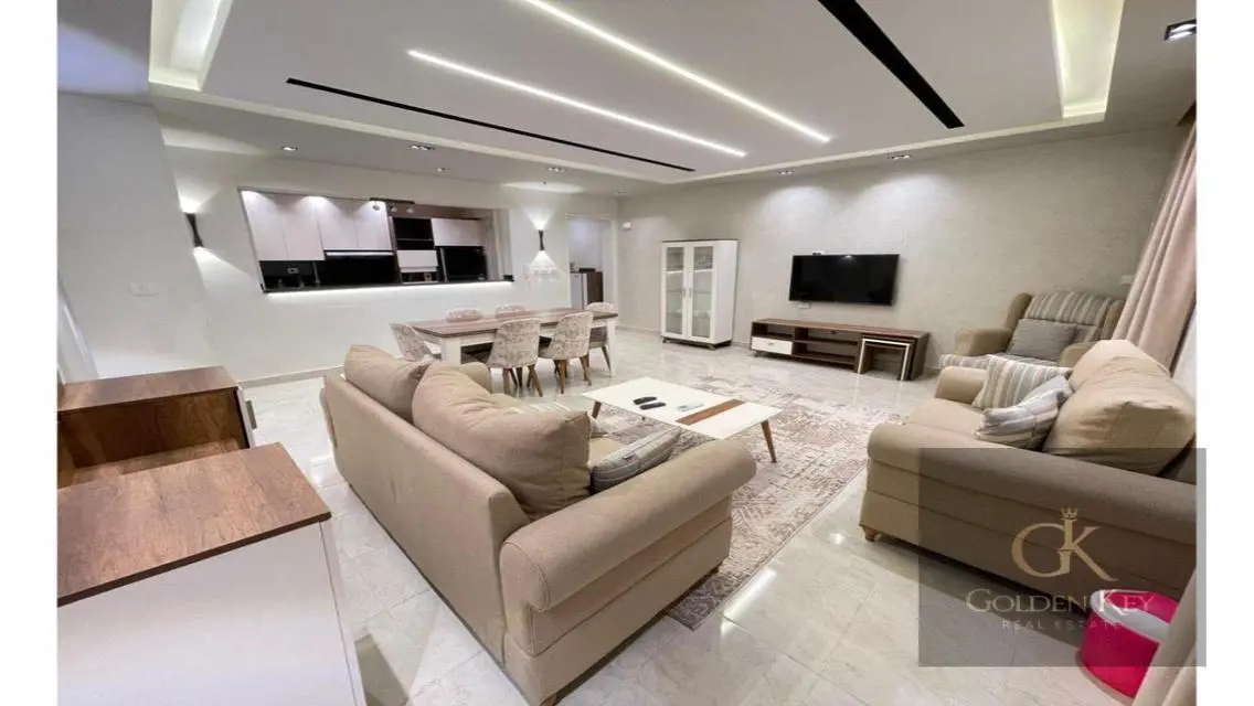 Super Lux apartment beside all markets and gates