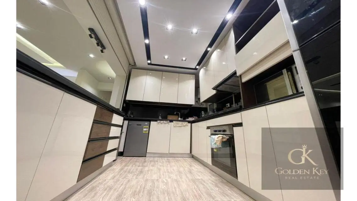 Super Lux apartment beside all markets and gates