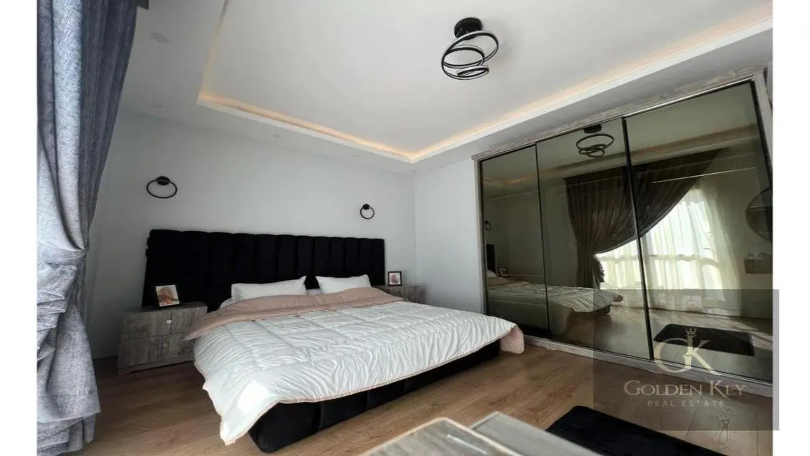 Super Lux apartment beside all markets and gates