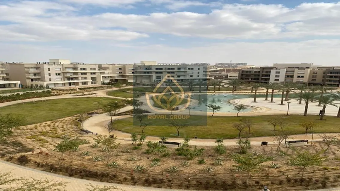 شقة للبيع 4 غرف في نيو جيزة متشطبة بالتكيفات
