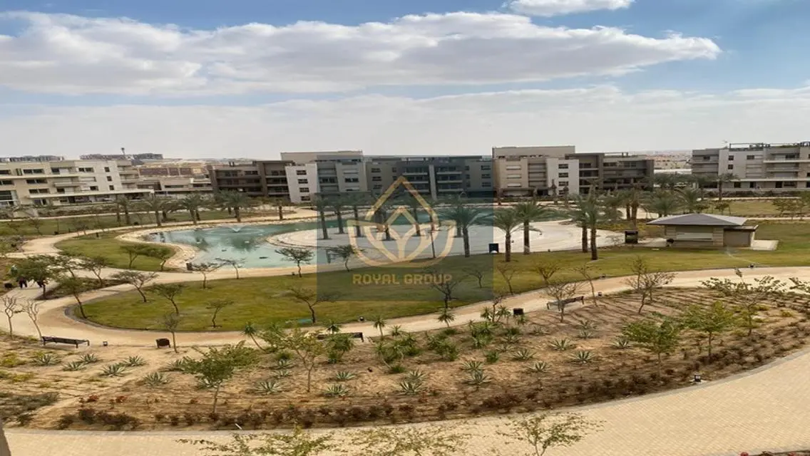 شقة للبيع 4 غرف في نيو جيزة متشطبة بالتكيفات