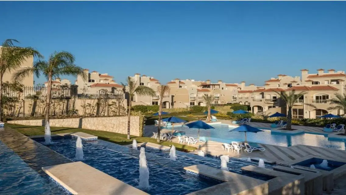 Furnished villa for rent in El Patio 6 Ultra Lux