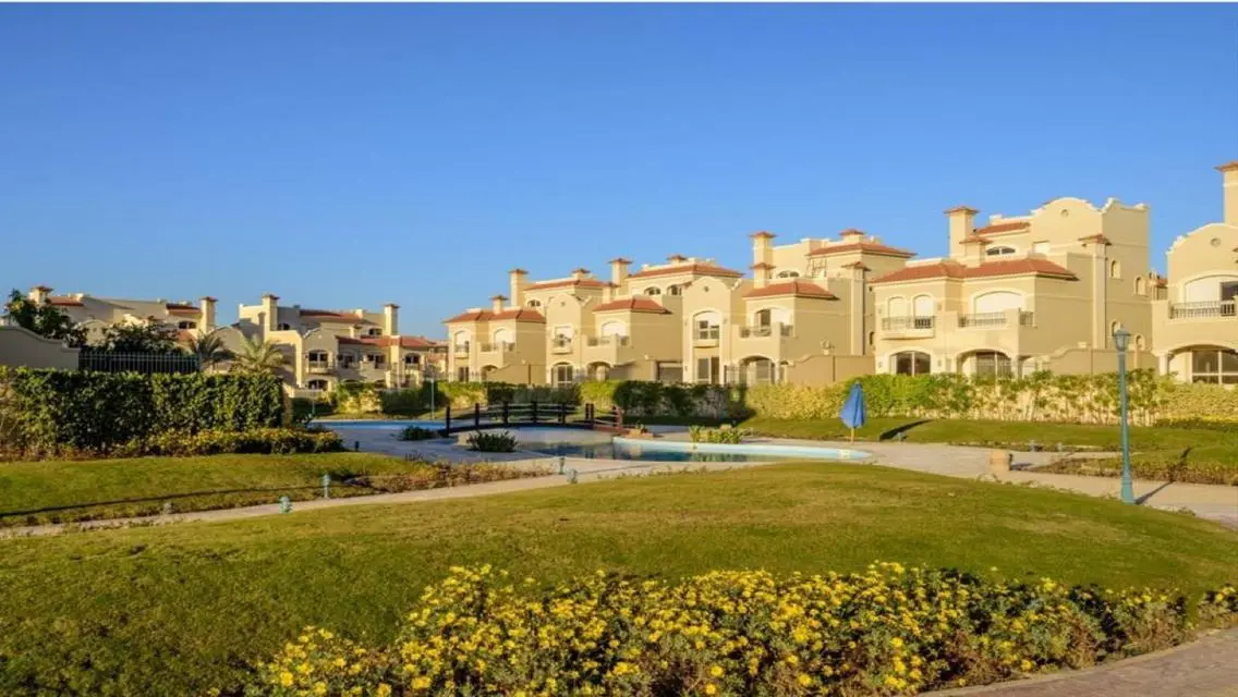 Furnished villa for rent in El Patio 6 Ultra Lux