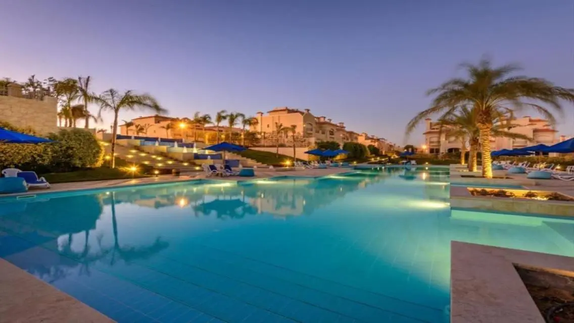 Furnished villa for rent in El Patio 6 Ultra Lux