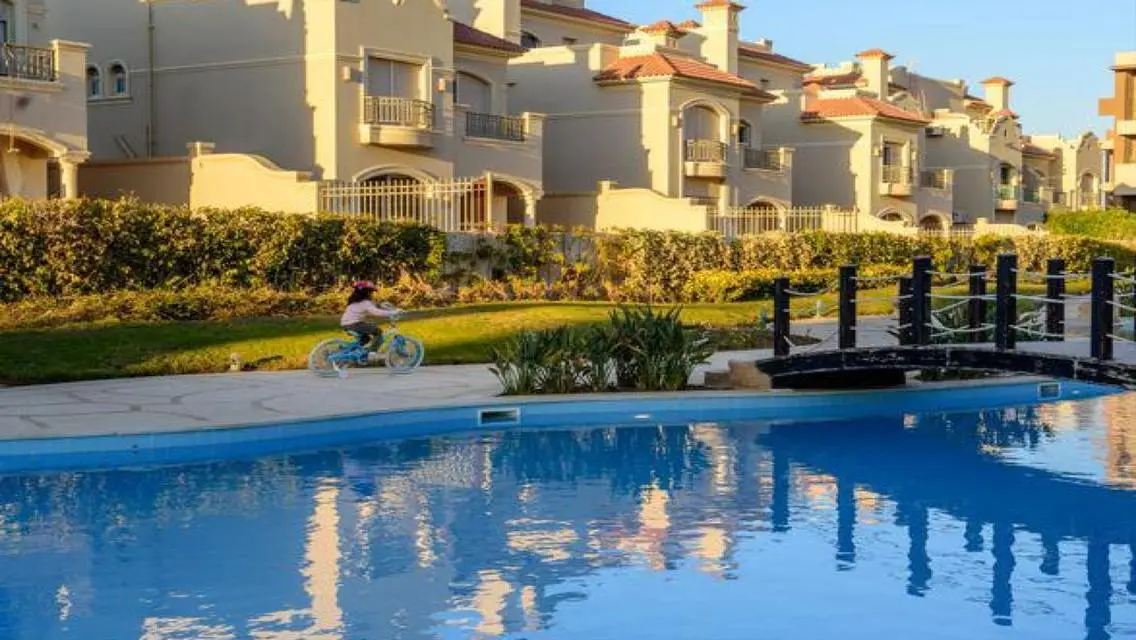 Furnished villa for rent in El Patio 6 Ultra Lux