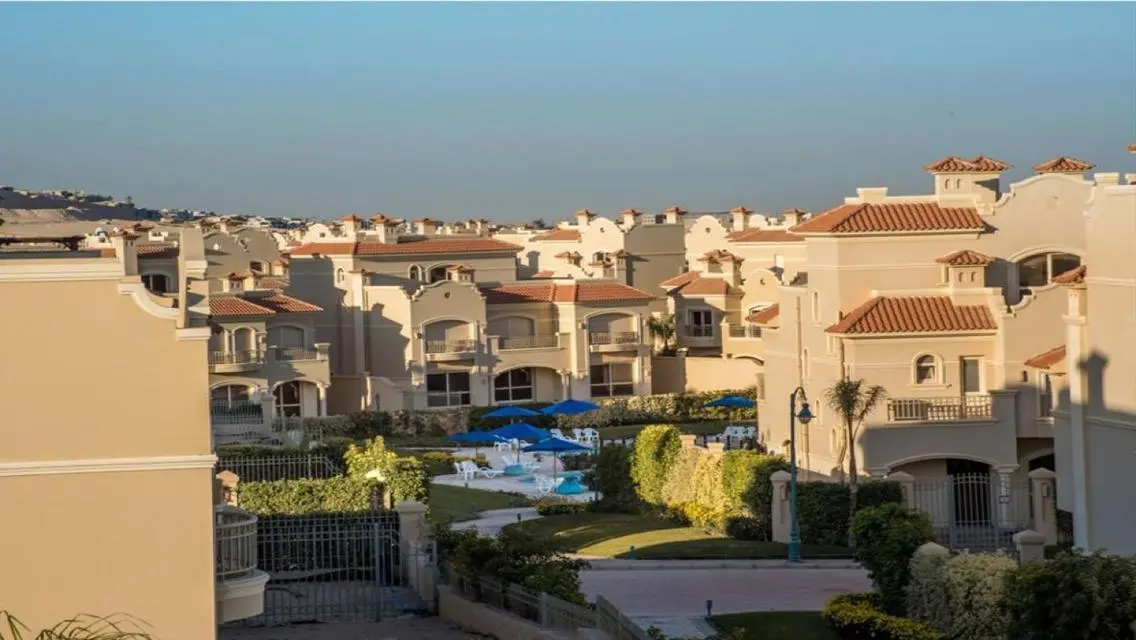 Furnished villa for rent in El Patio 6 Ultra Lux