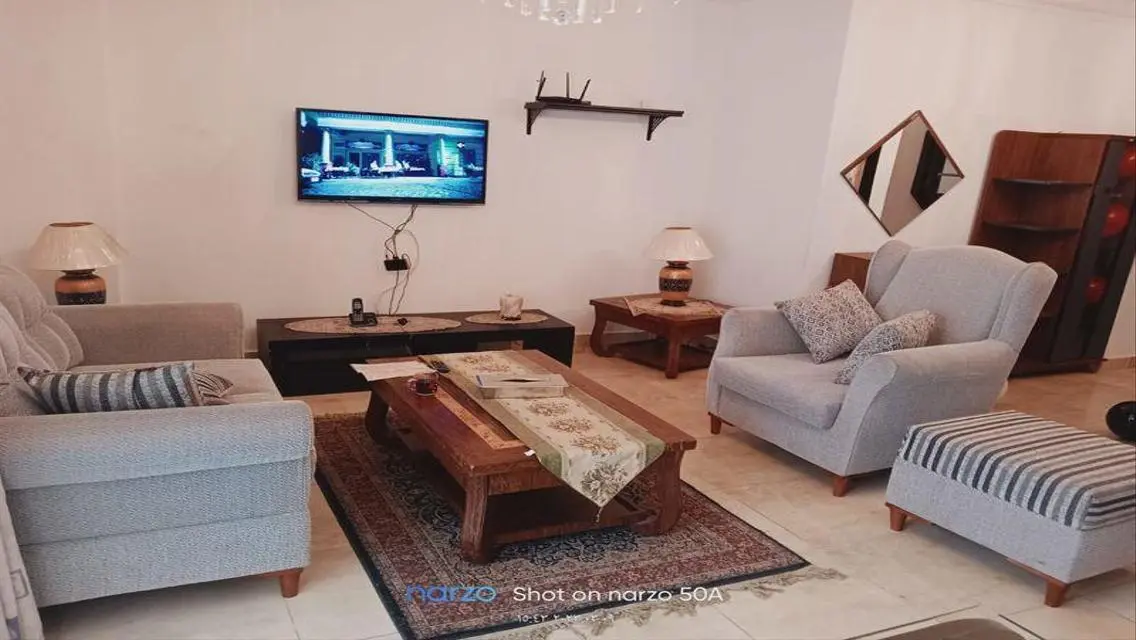 شقه مميزه للايجار المفروش بمدينتي في B12