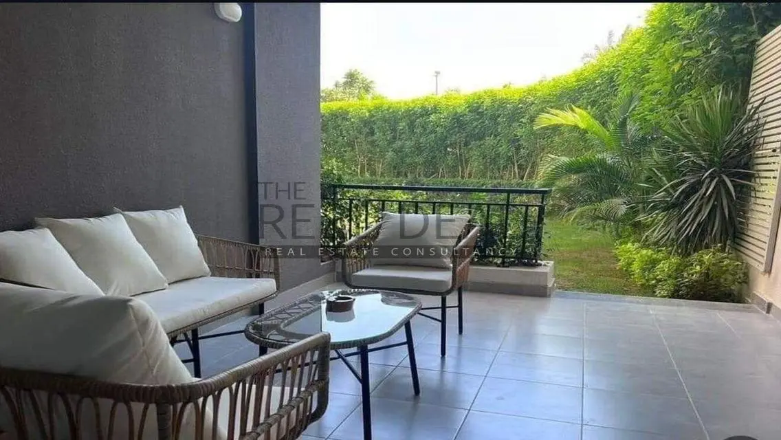 For quick sale, an apartment with a garden, finish