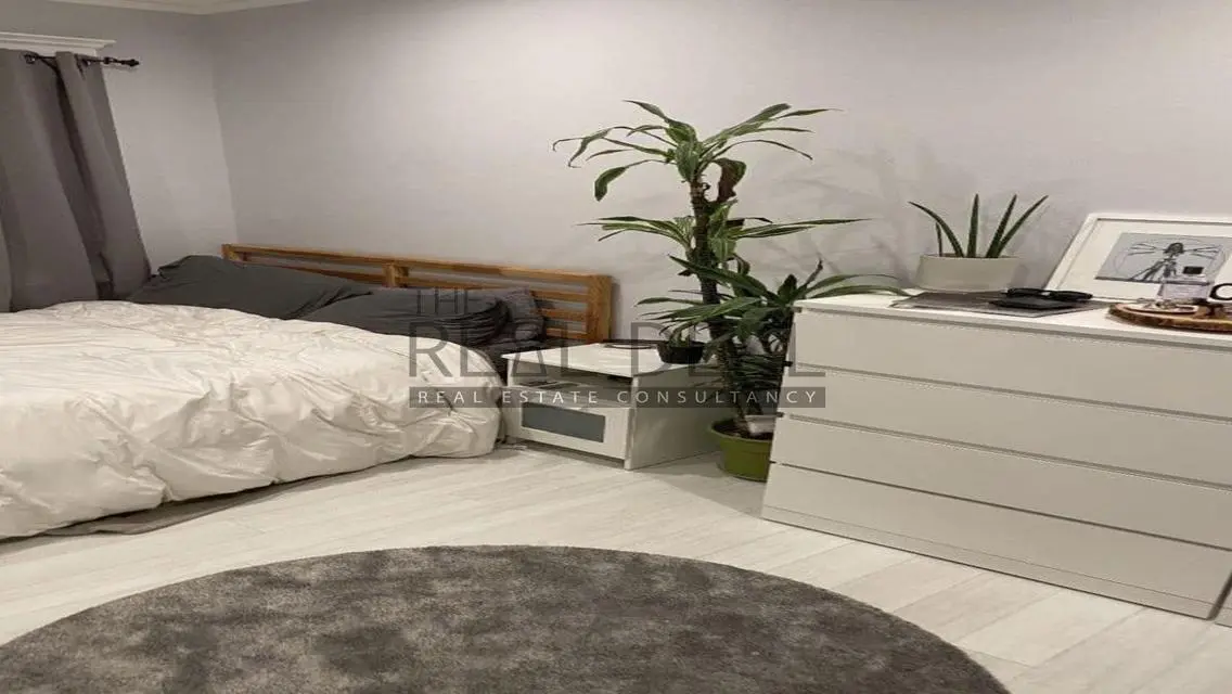 For quick sale, an apartment with a garden, finish