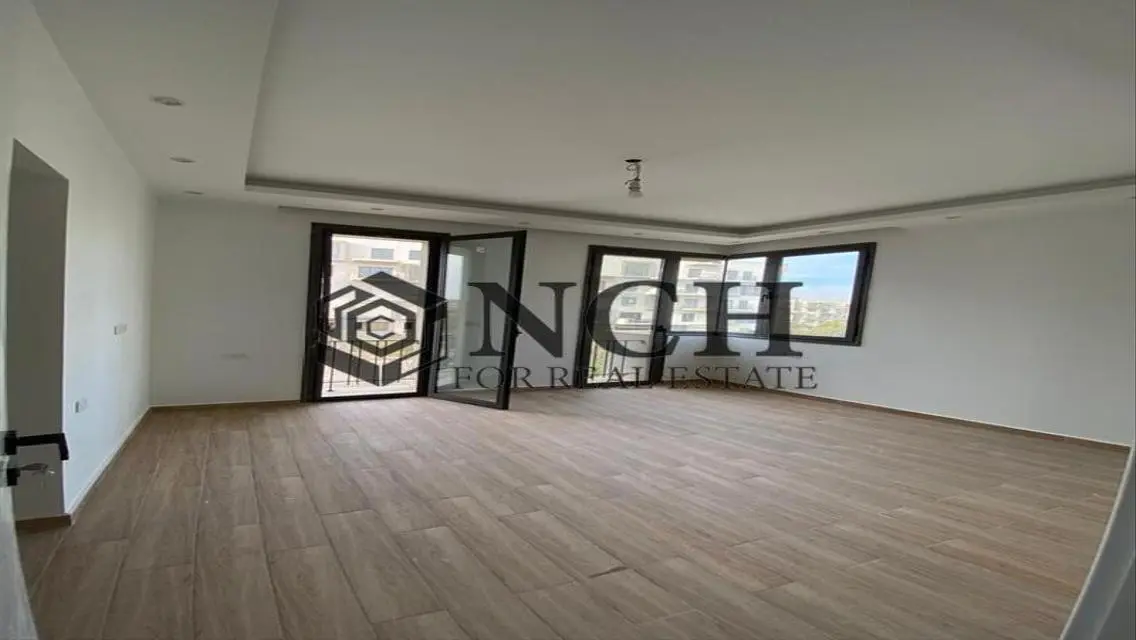 LUXURIOUS APT 195M FOR RENT, KITCHEN AND ACS .